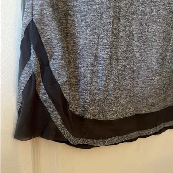 Athleta Cadence Tank Top In Gray Heather Mesh Rounded Hem Gym Running​ - Picture 4 of 5